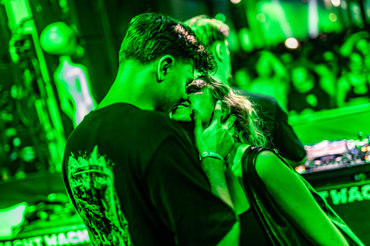 Loading... just a sec